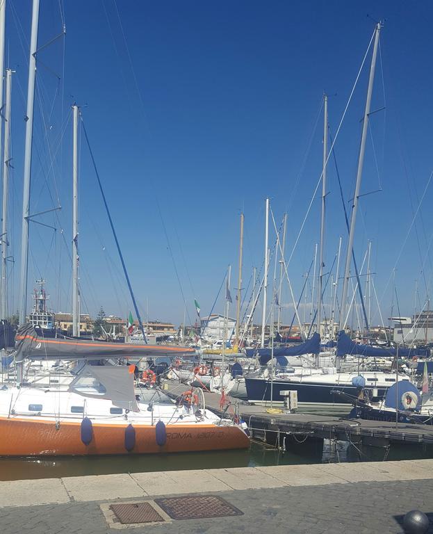 Casa Vacanze Giramondo Fiumicino Ngoại thất bức ảnh