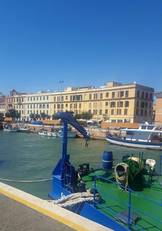 Casa Vacanze Giramondo Fiumicino Ngoại thất bức ảnh