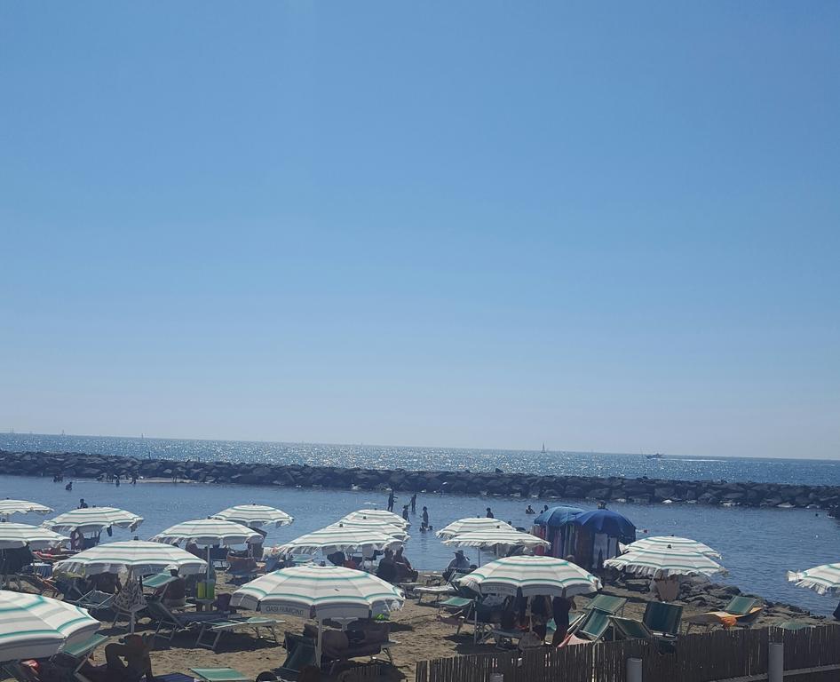 Casa Vacanze Giramondo Fiumicino Ngoại thất bức ảnh